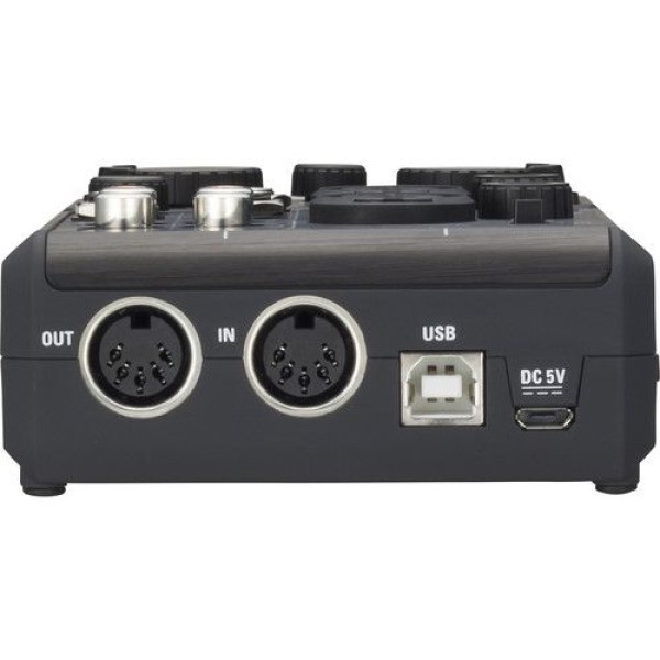 ZOOM U-24 PORTABLE AUDIO INTERFACE